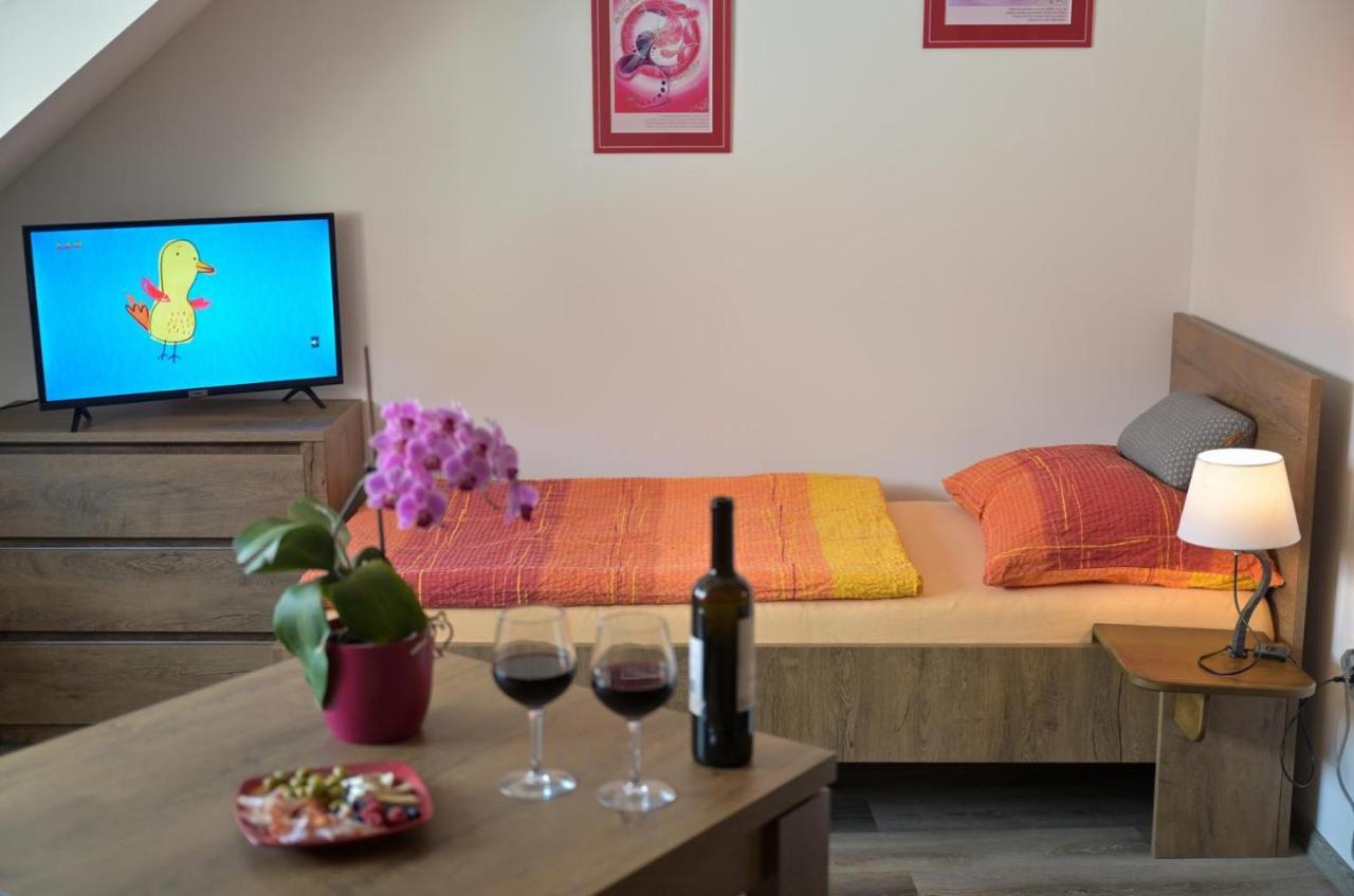 Penzion A Wellness U Trebonske Madony Eksteriør bilde